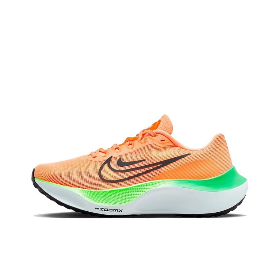 ナイキ ズーム フライ 5 ロートップ カーボンプレート ラ - Nike Shoes Zoom Fly 5 のレビューと価格